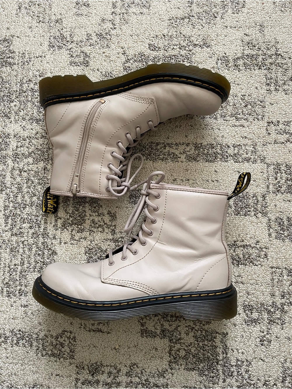 Dr. Doc Martens 8 Eyelet Zip Up Leather Boots Taupe Beige Women’s Size 5